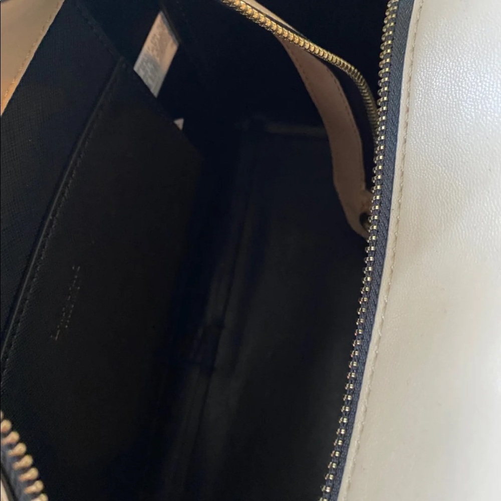 Handbag - Picture 3 of 4